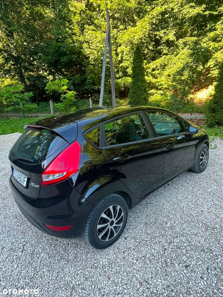 Ford Fiesta 1.25 Ambiente - 2
