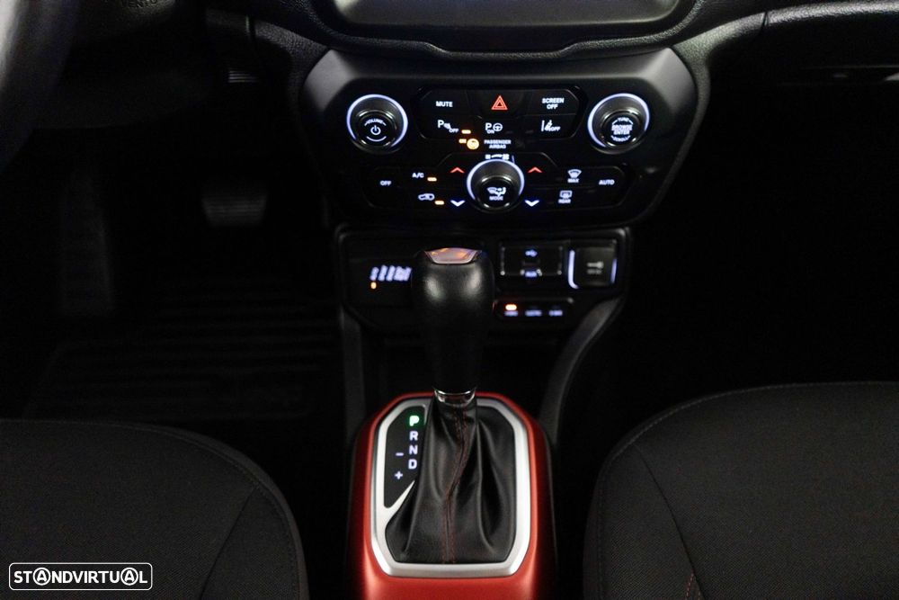 Jeep Renegade 1.3 TG 4Xe Trailhawk - 26