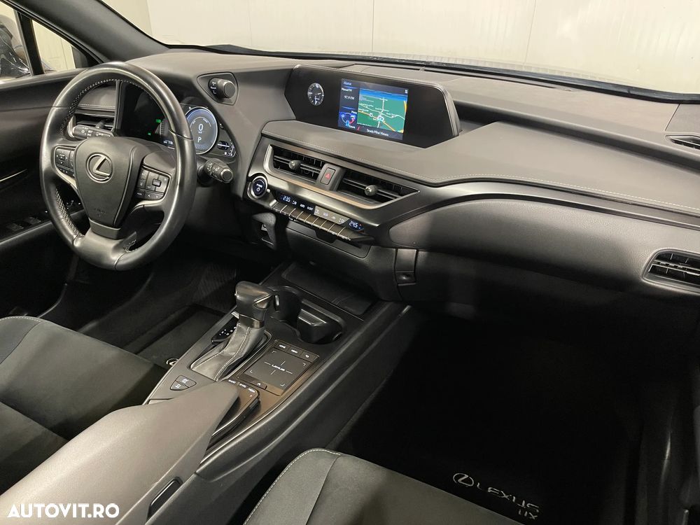 Lexus UX 250h Business Edition - 8