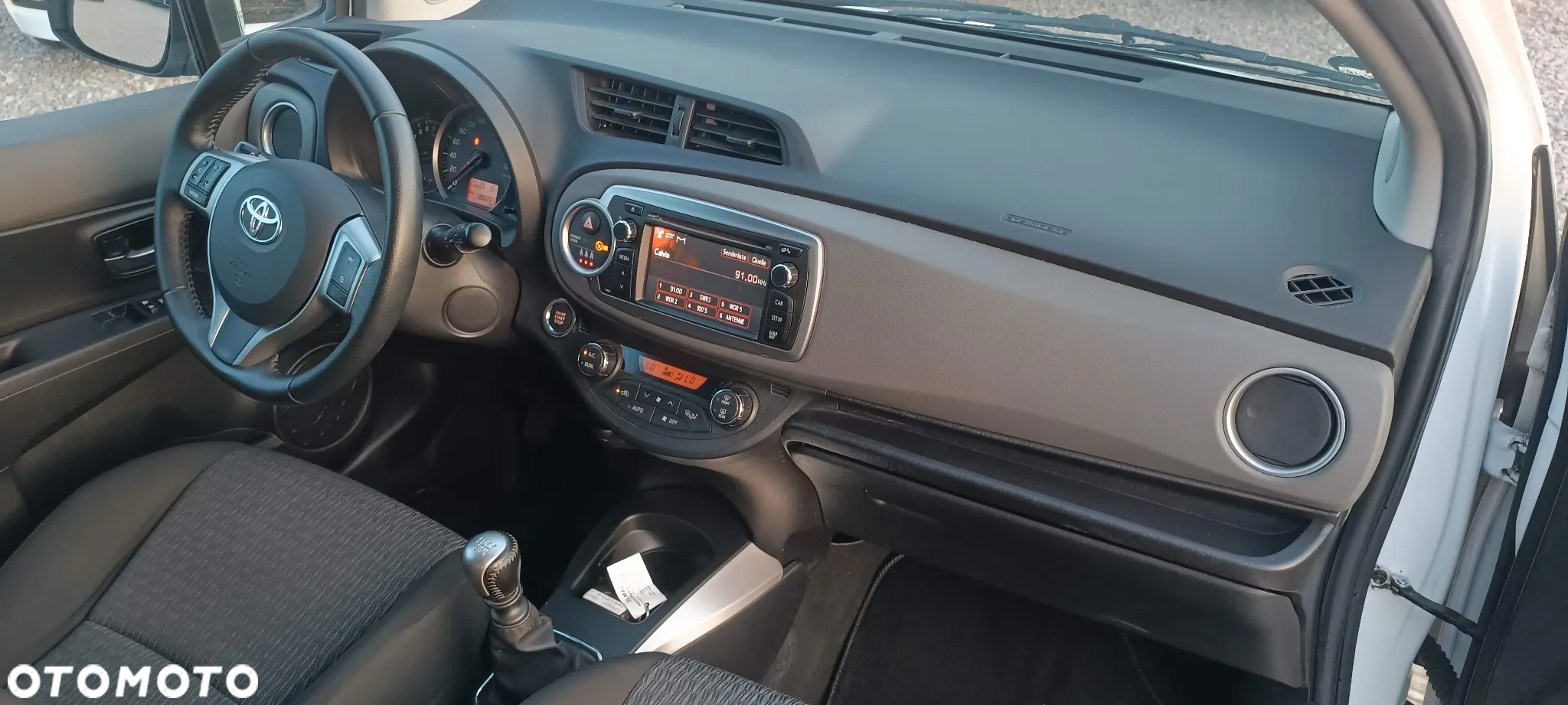 Toyota Yaris - 16