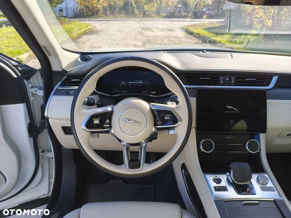 Jaguar F-Pace - 15