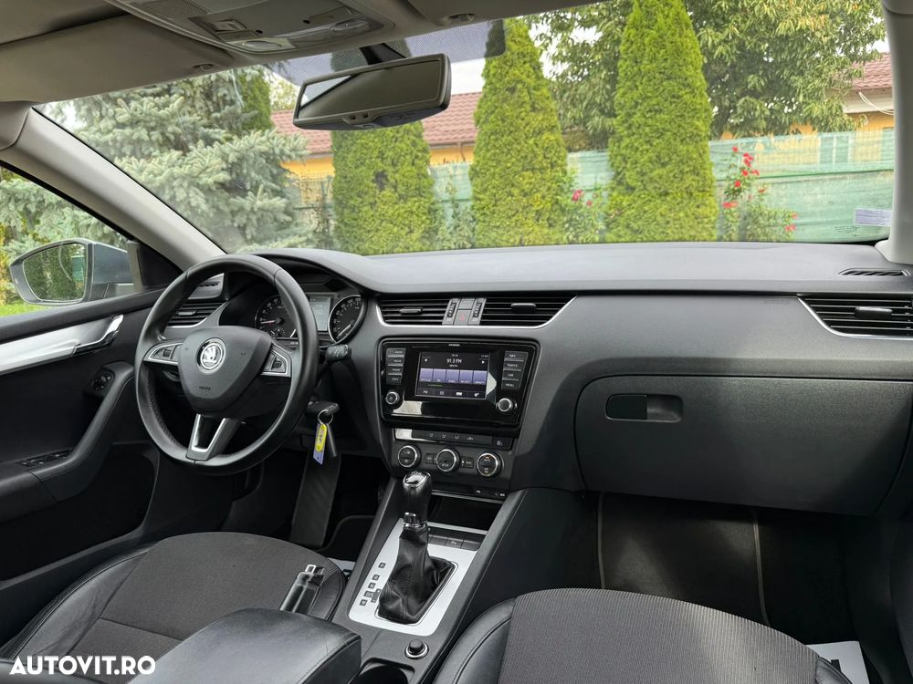 Skoda Octavia 2.0 TDI DSG Style - 5