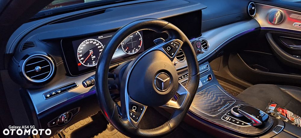 Mercedes-Benz Klasa E 220 d 4Matic 9G-TRONIC AMG Line - 17