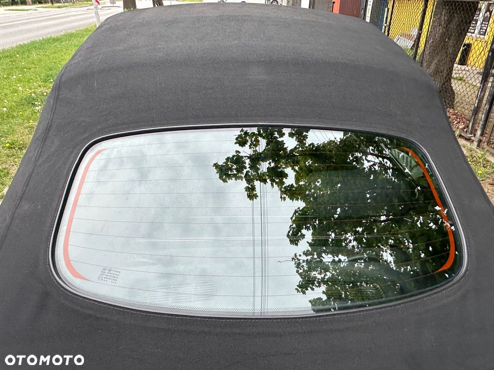 Volkswagen New Beetle 1.6 - 25