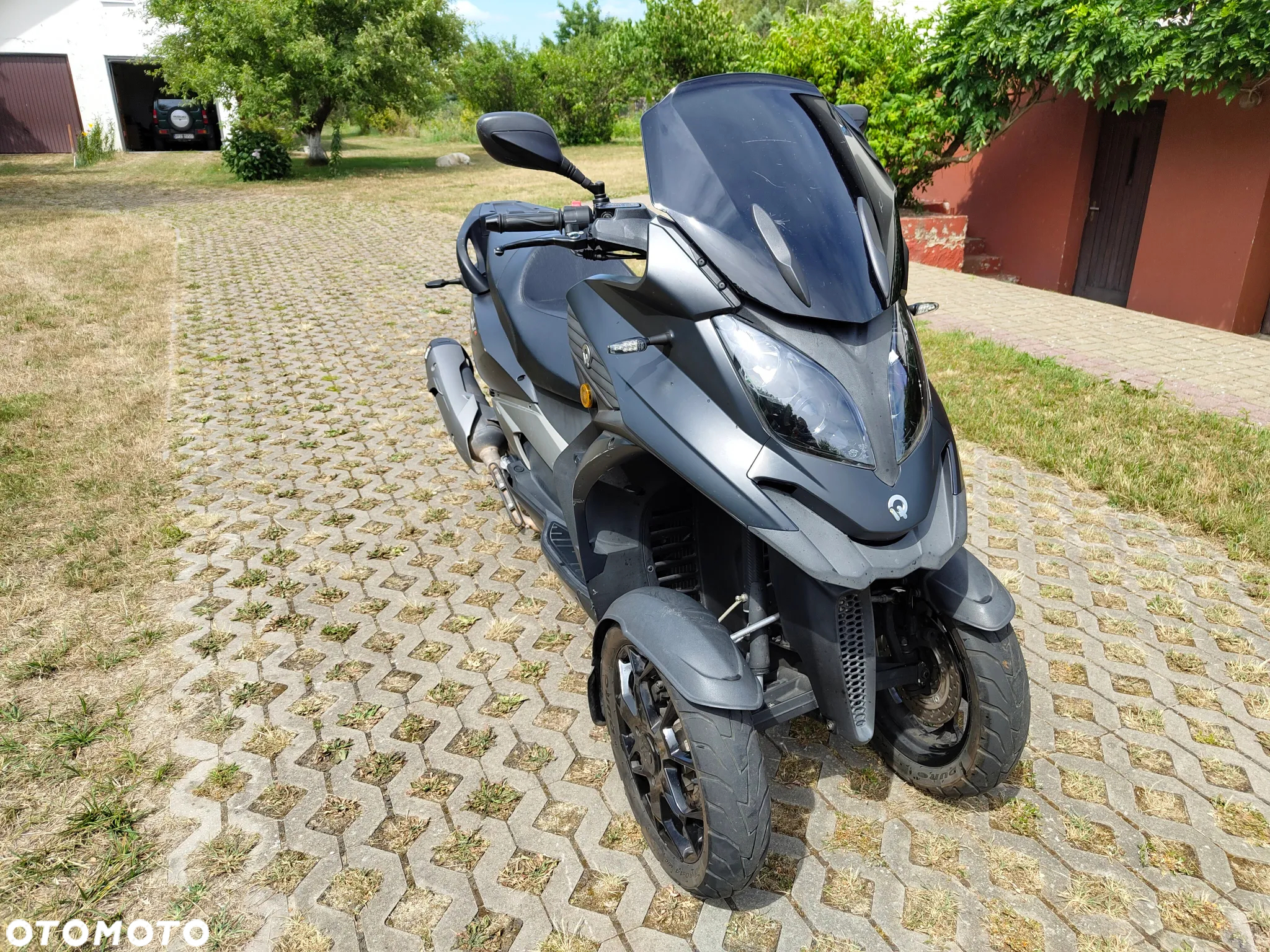 Piaggio MP-3 - 8