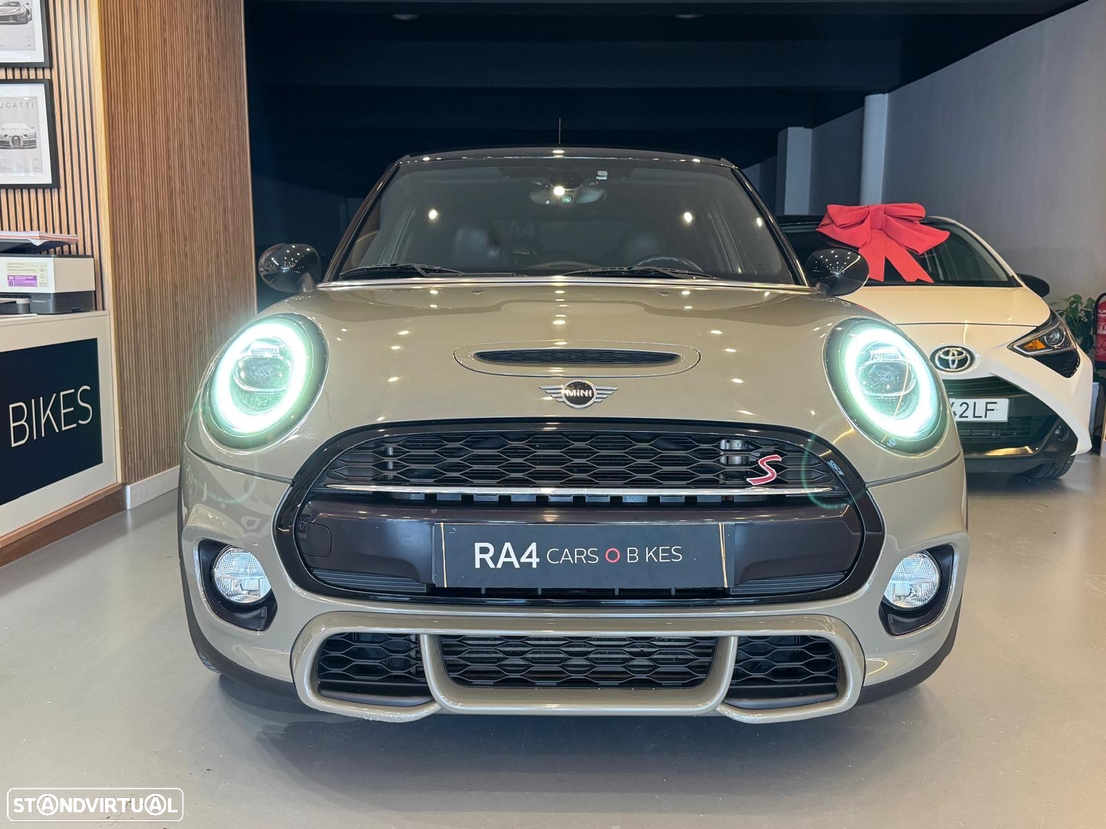 MINI 5 Portas Cooper SD Auto Desportiva - 2