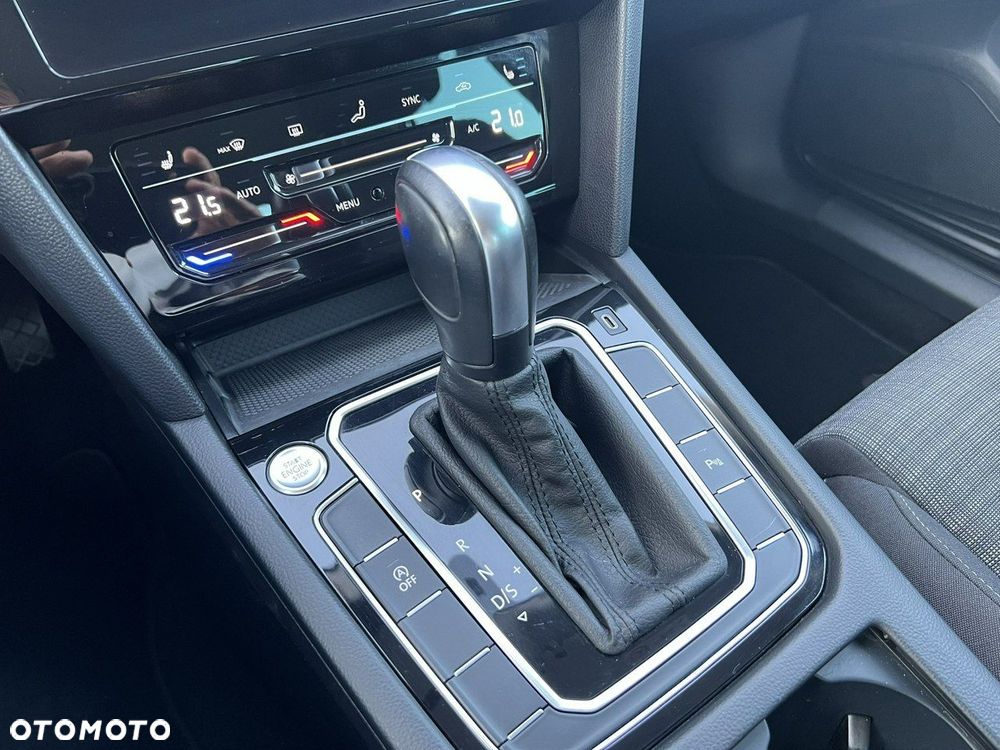 Volkswagen Passat 2.0 TDI EVO Business DSG - 23