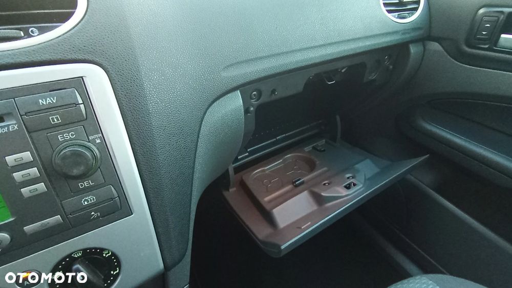 Ford Focus 1.6 Ti-VCT Sport - 27