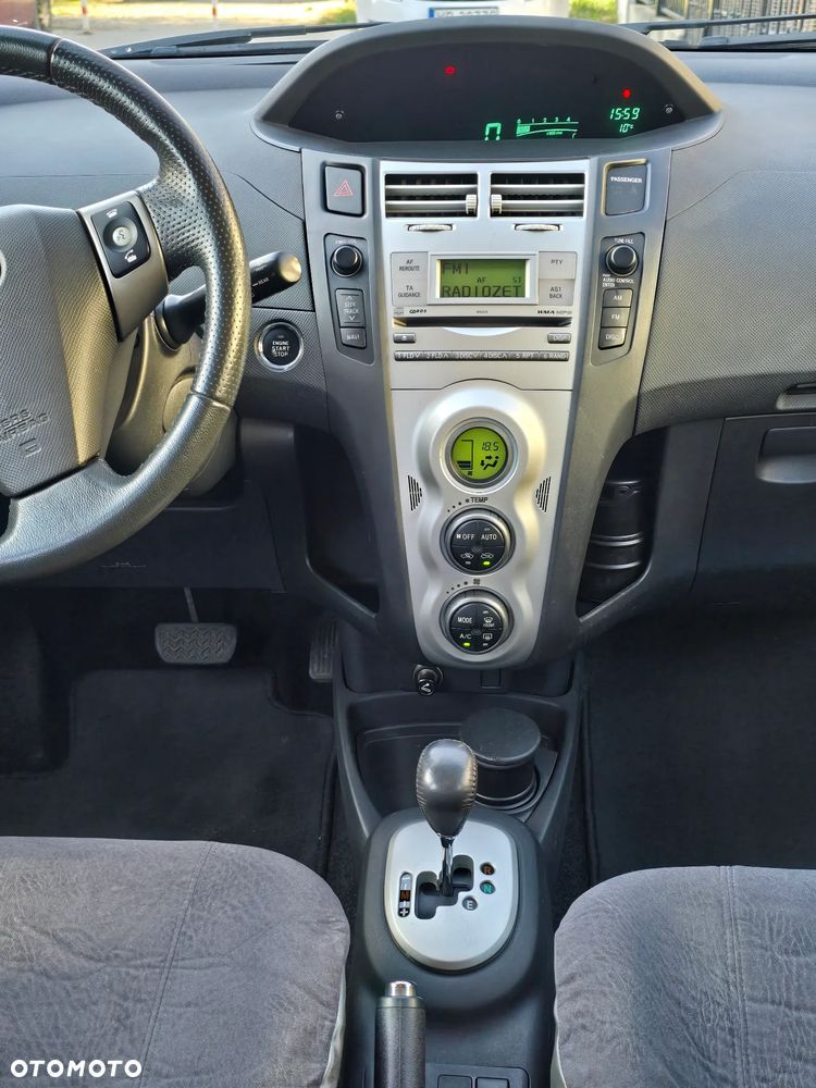 Toyota Yaris - 7