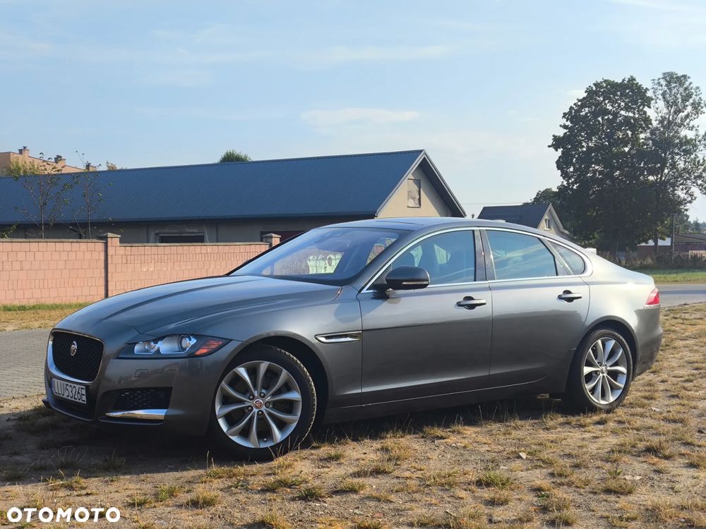 Jaguar XF 2.0 T Prestige - 3