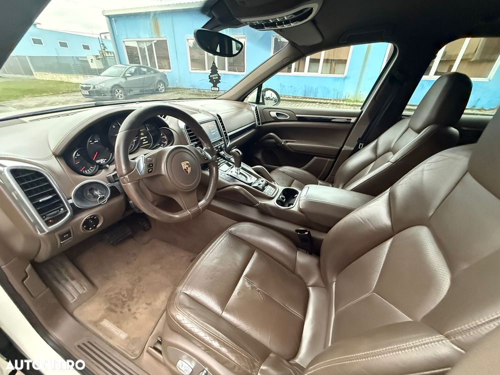 Porsche Cayenne 3.0 L V6 - 10