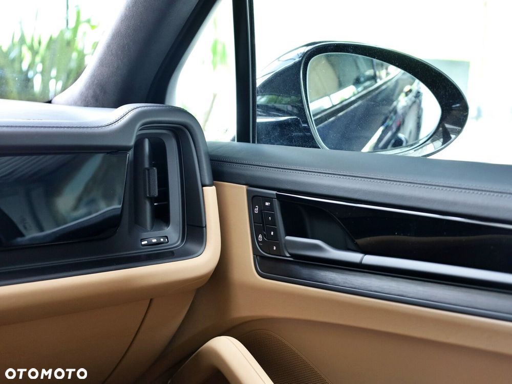 Porsche Cayenne - 20