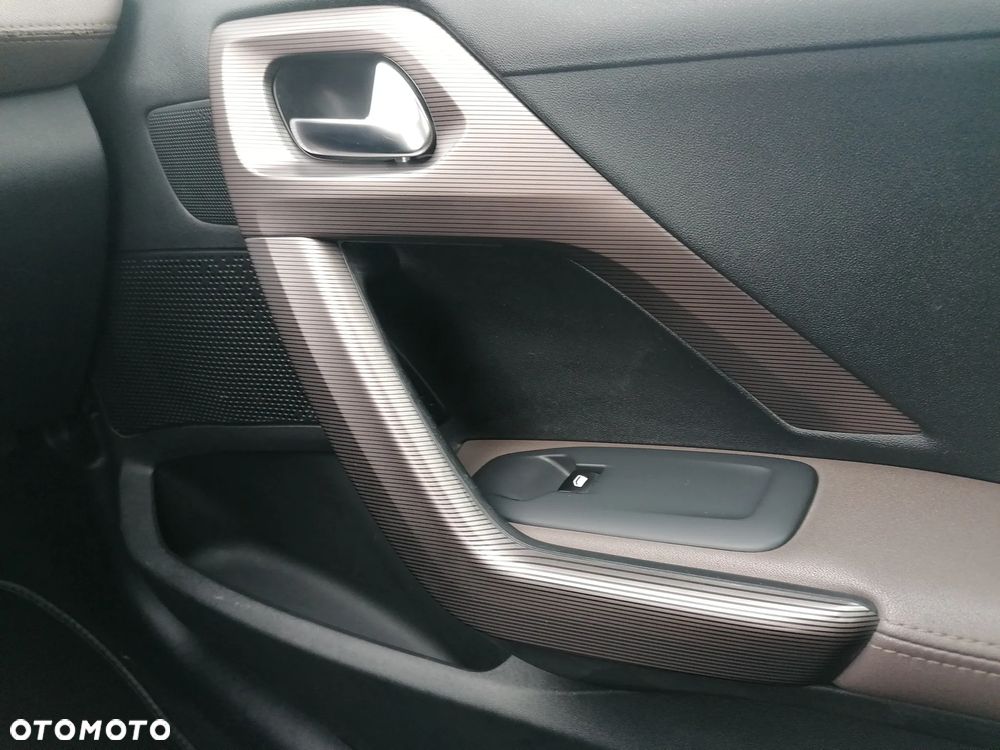 Peugeot 2008 1.6 e-HDi Allure S&S - 22