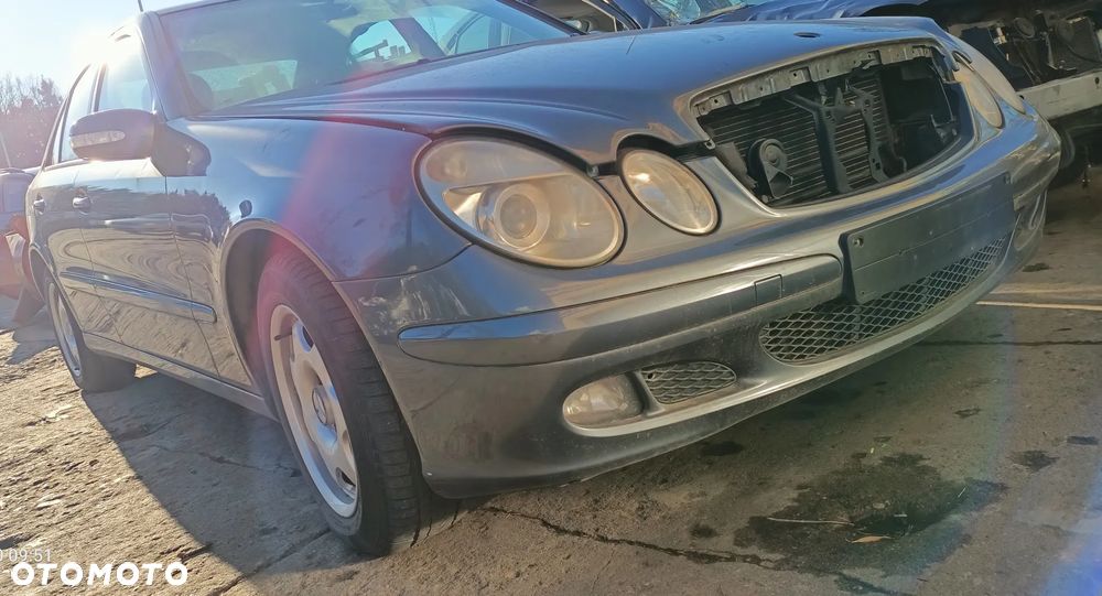 Przod kompletny Mercedes w211 368 2005r - 3
