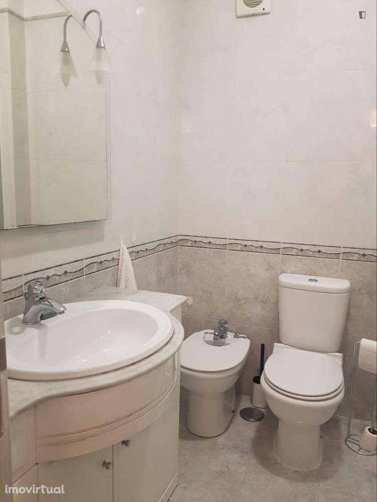 Quarto - localizado em Amadora Lisbon - Grande imagem: 2/8