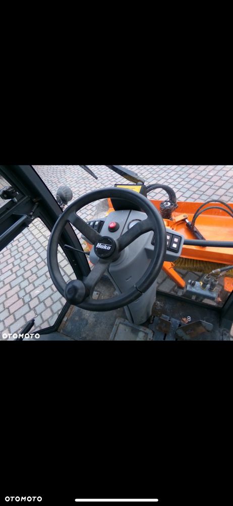 Hako citytrac 4200 zamiatarka solarko piaskarka 4x4 - 14