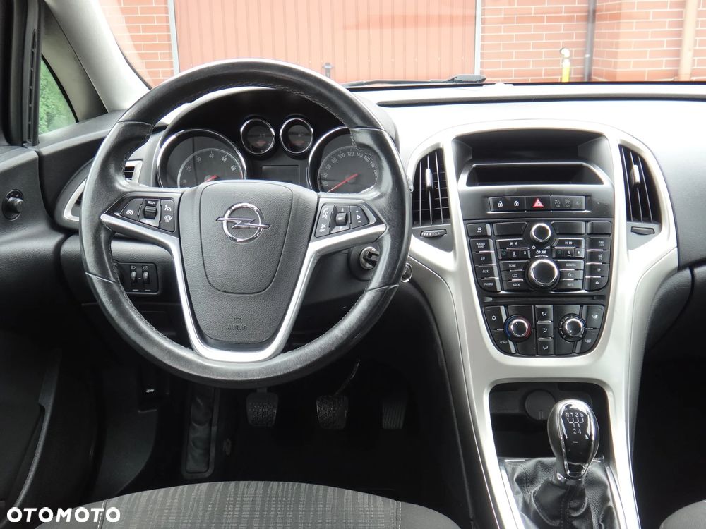 Opel Astra 1.6 Innovation - 29