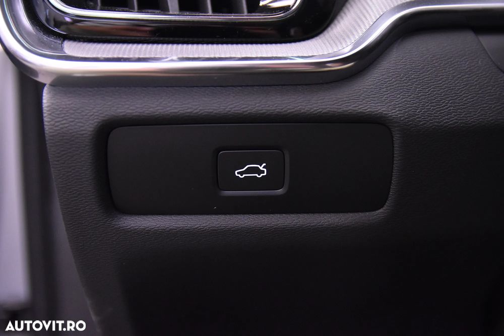 Volvo S60 B4 MHEV AT Plus Dark - 15
