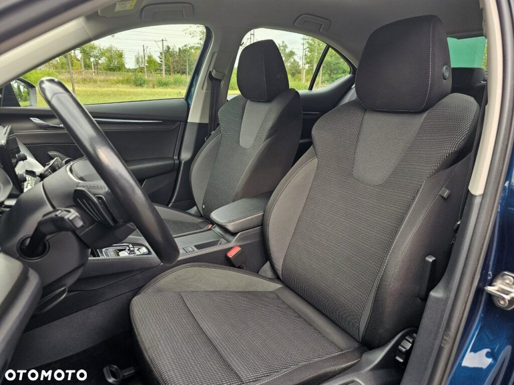 Skoda Octavia 2.0 TDI Ambition DSG - 23