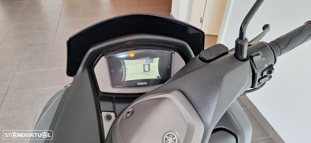 Yamaha NMAX - 8