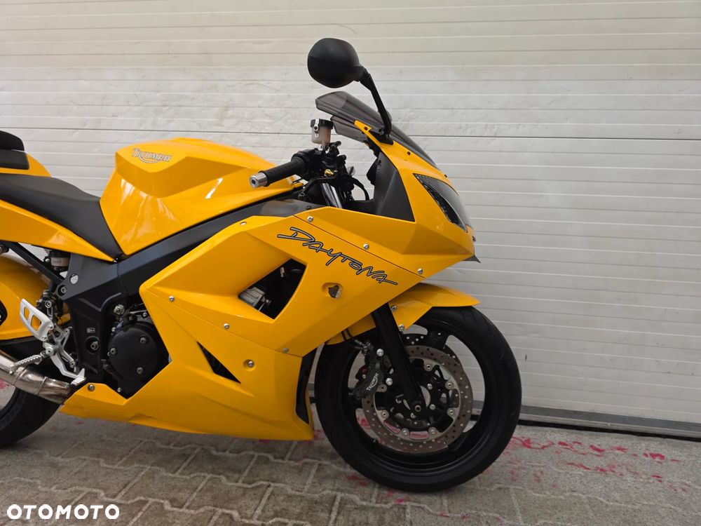 Triumph Daytona - 12