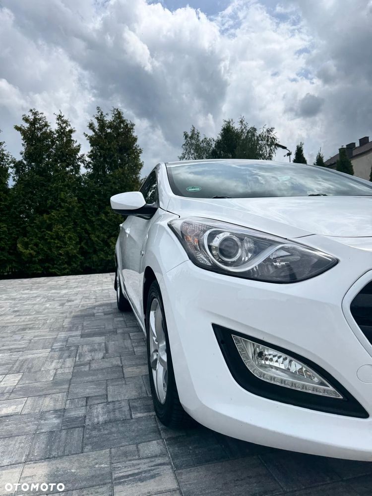 Hyundai i30 1.6 D Classic + - 10
