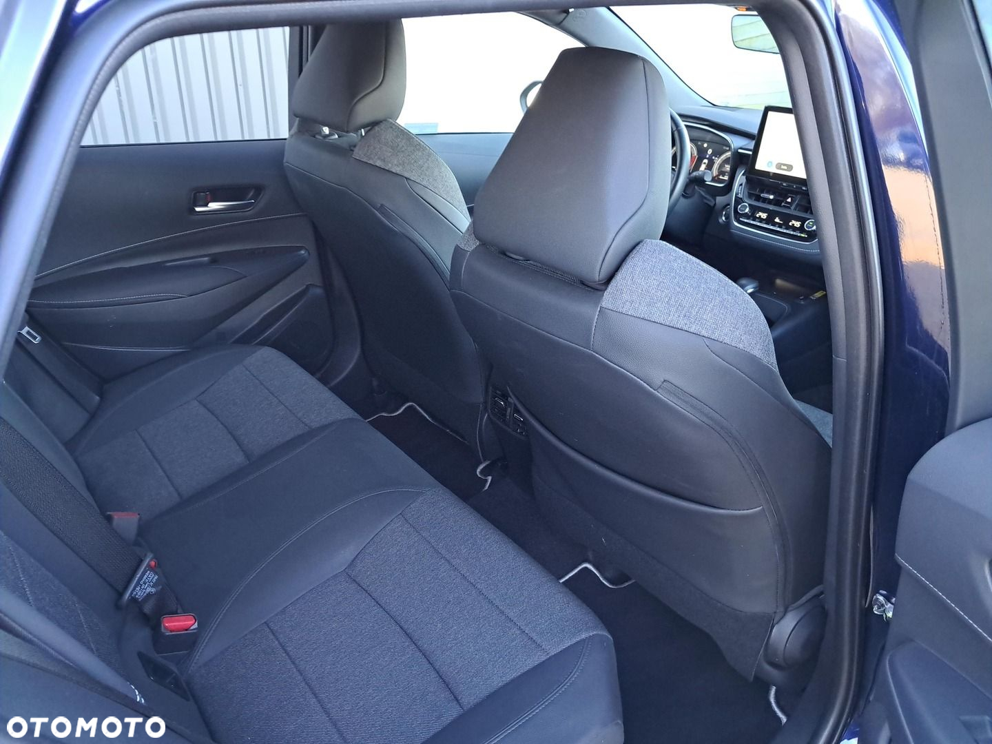 Toyota Corolla 2.0 Hybrid Style - 12