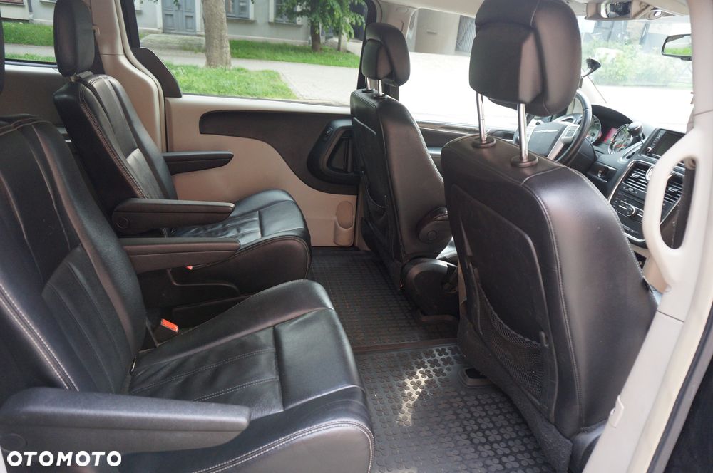 Chrysler Town & Country 3.6 Touring - 14