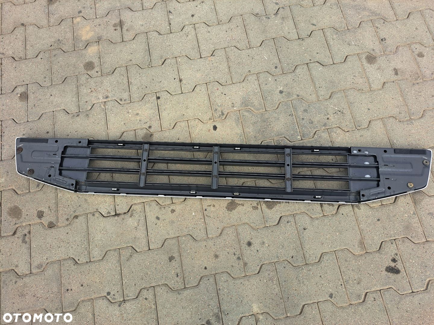 ATRAPA STOPIEŃ ŁAWKA KRATKA GÓRNA VOLVO FH 4 - 5