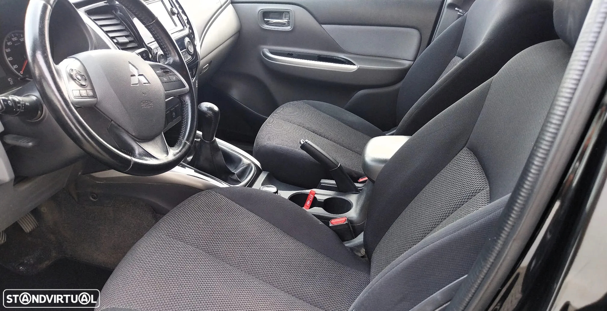 Mitsubishi L200 2.4 DI-D CD Instyle Strakar 4WD - 9