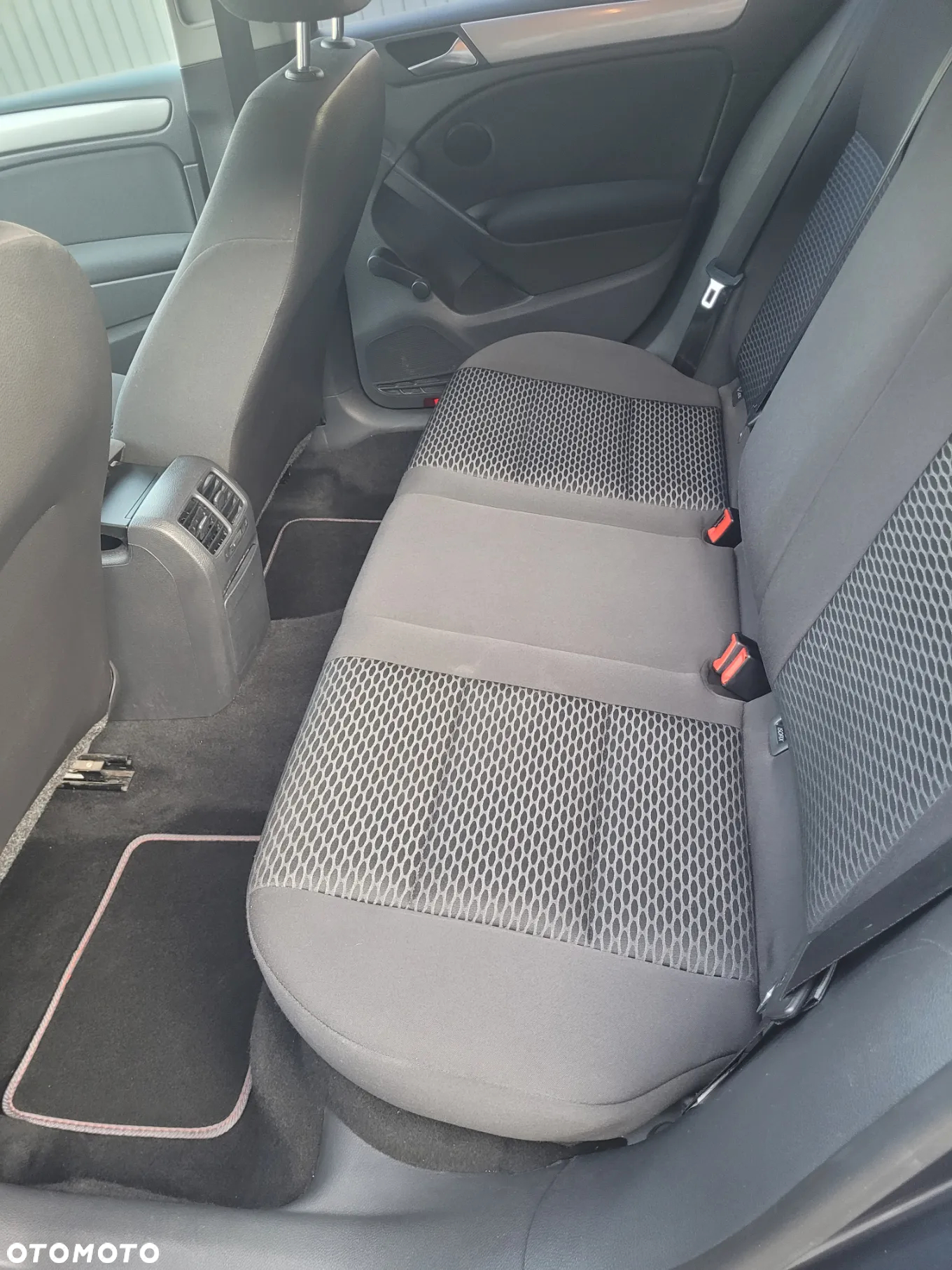 Volkswagen Golf VI 1.6 TDI BlueMot Comfortline - 10