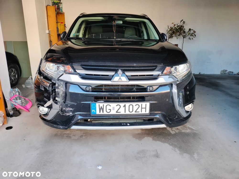 Mitsubishi Outlander - 14