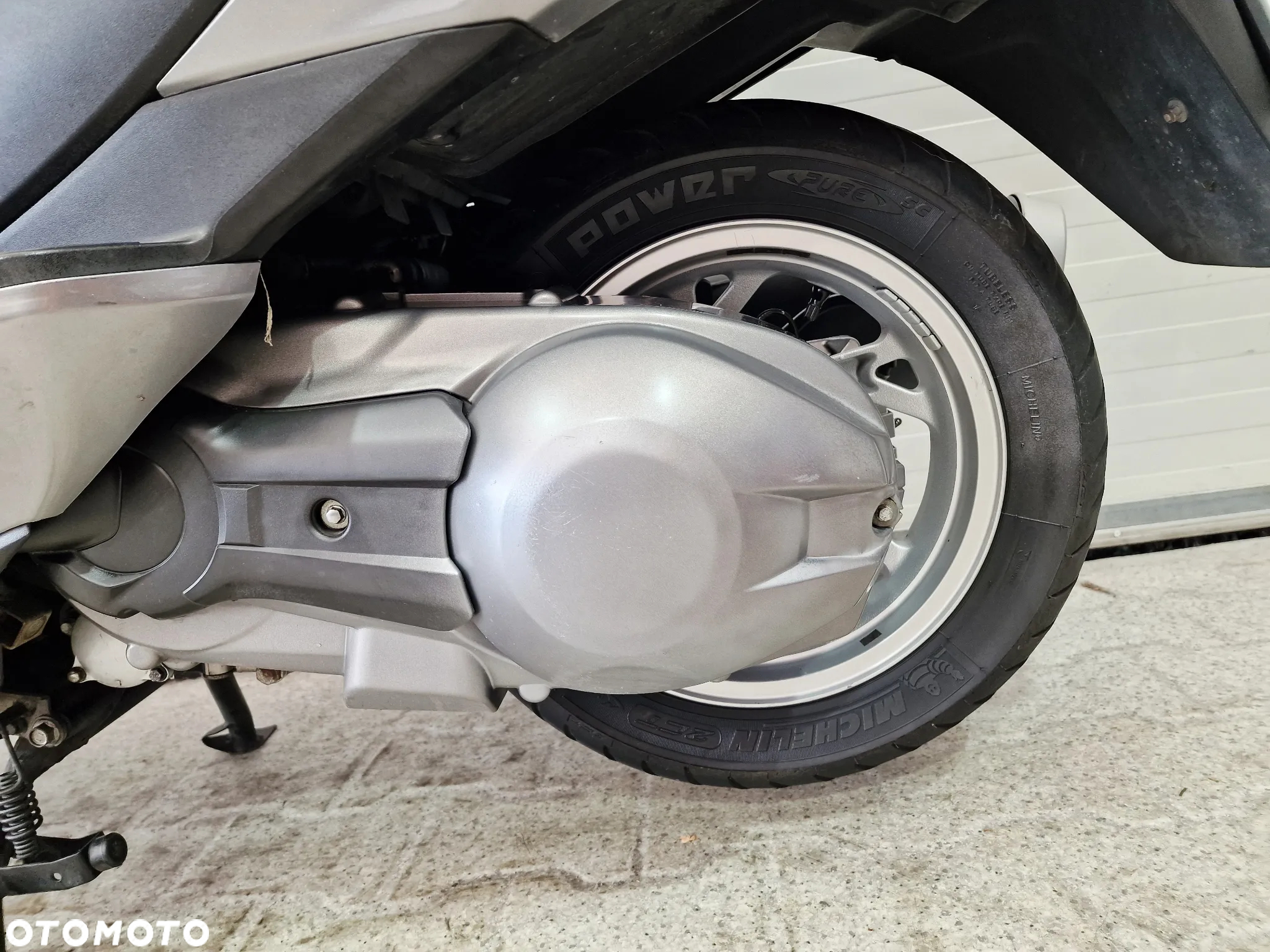 Suzuki Burgman - 8