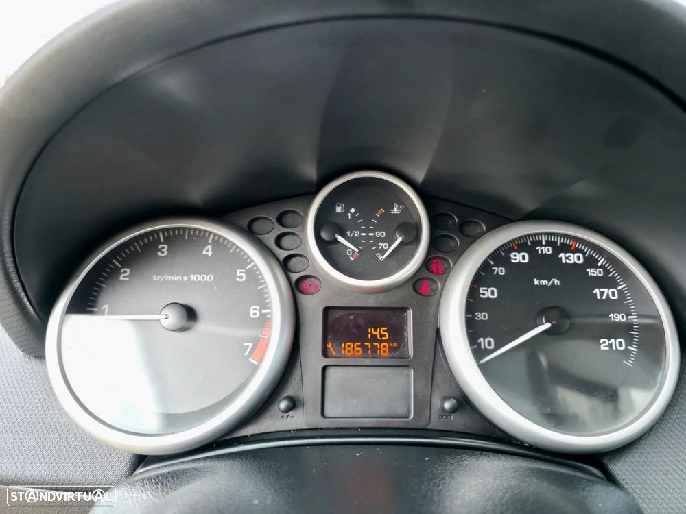 Peugeot 207 - 13