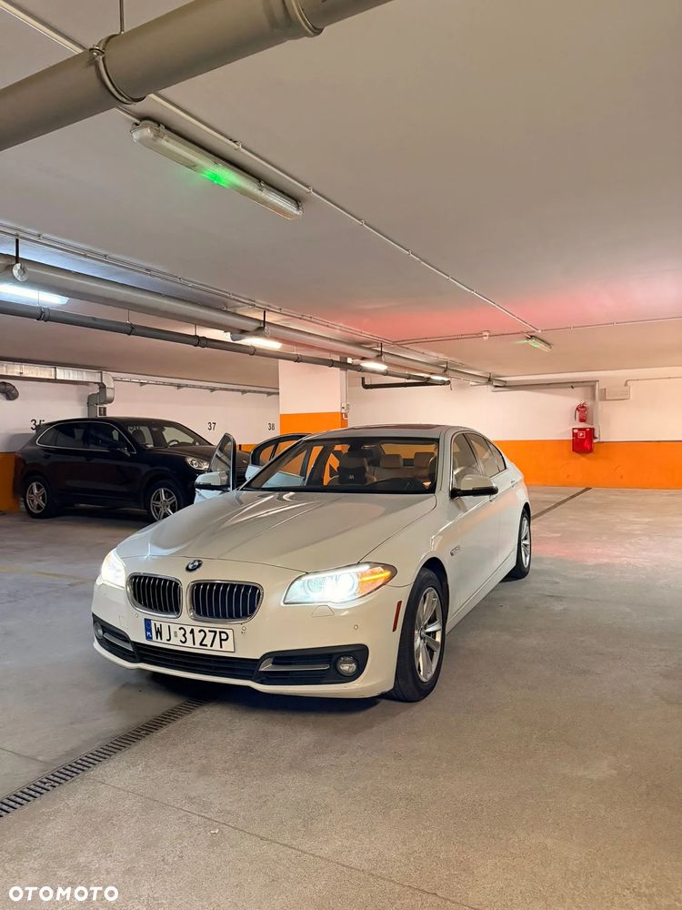 BMW Seria 5 528i xDrive - 14