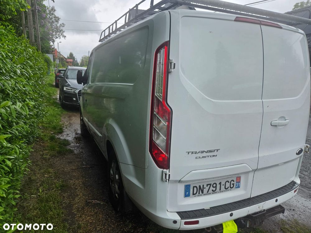 Ford TRANSIT CUSTOM - 8