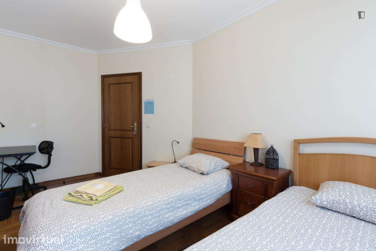 Quarto - localizado em Paranhos Porto - Grande imagem: 4/15