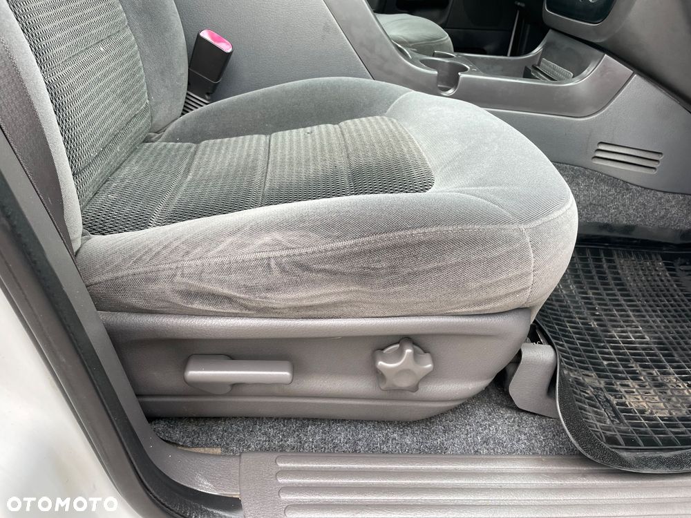 Ford Explorer 4.0 AWD - 23