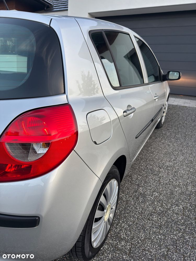 Renault Clio 1.2 16V All Inclusive - 4