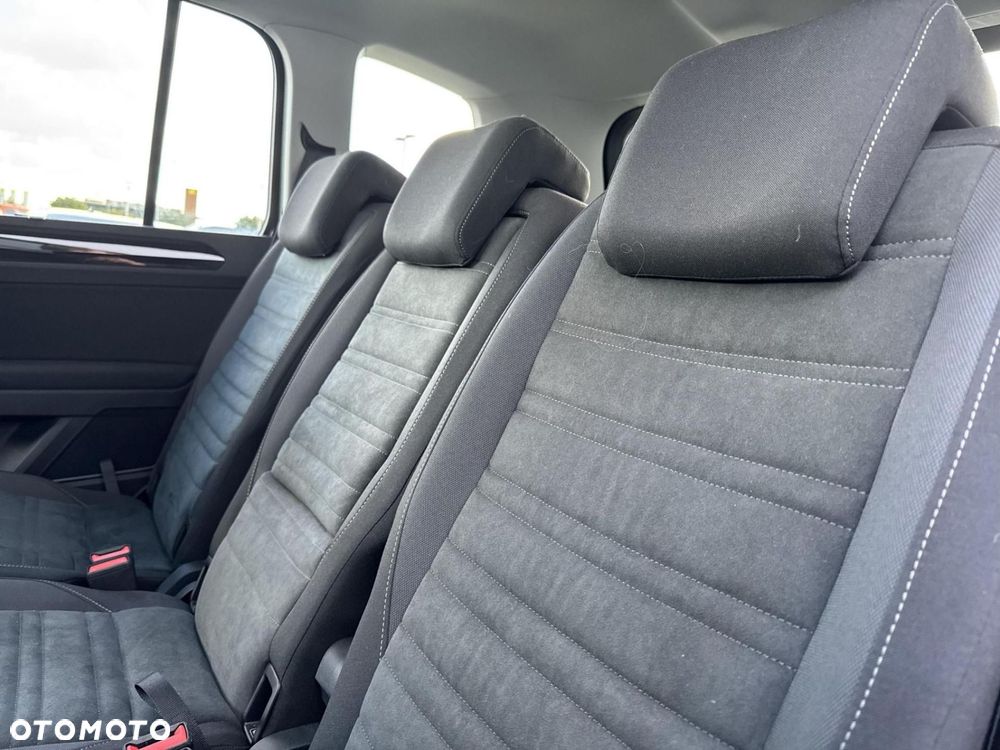 Volkswagen Touran - 16