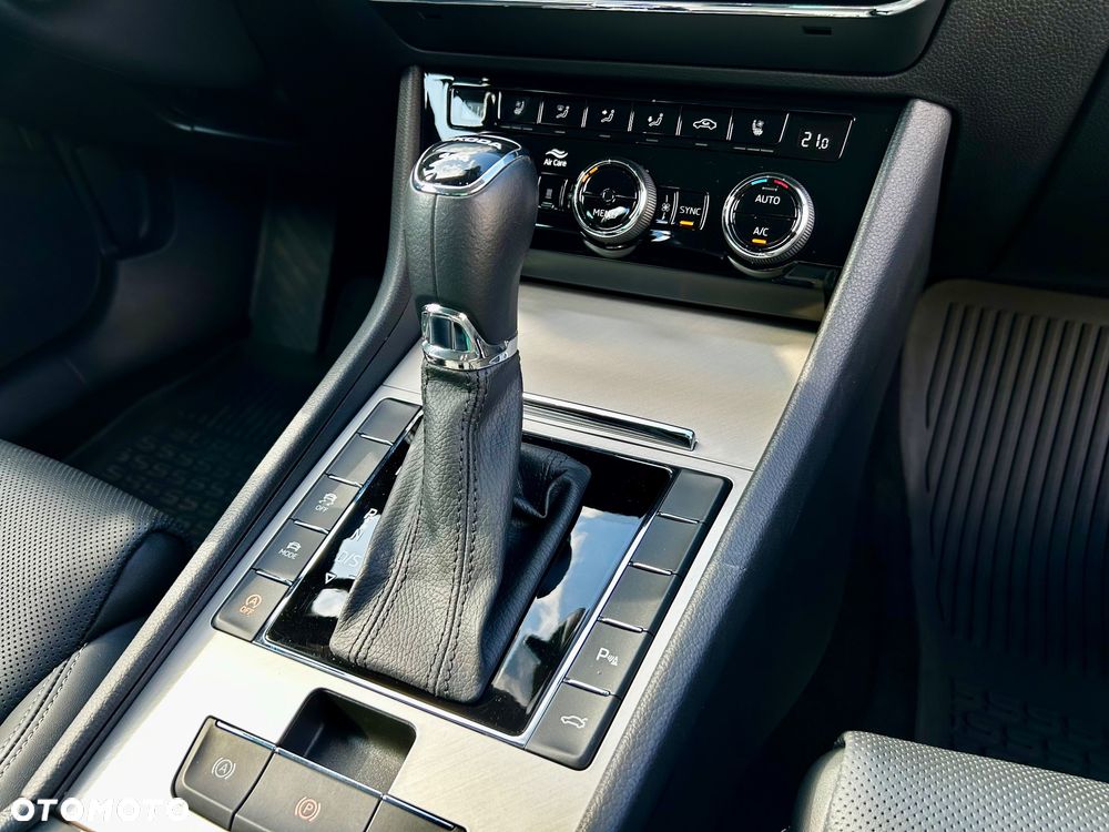 Skoda Superb 2.0 TDI SCR 4x4 L&K DSG - 22