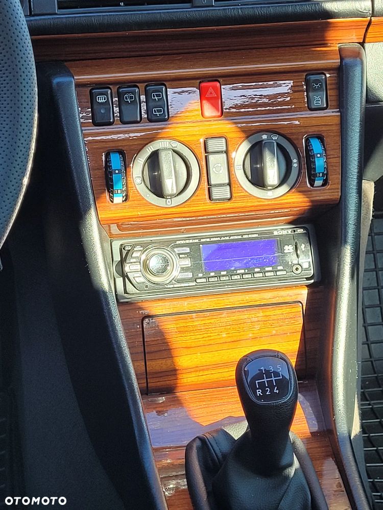 Mercedes-Benz Klasa E - 27