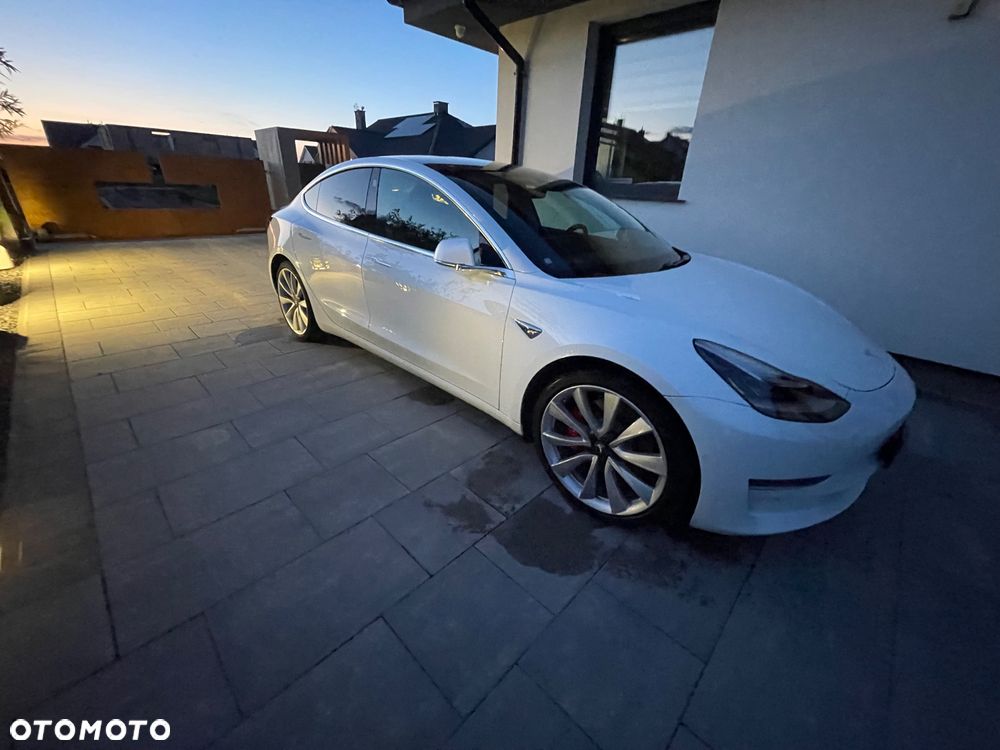 Tesla Model 3 Langstreckenbatterie Allradantrieb Dual Motor Performance - 24