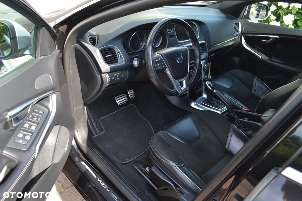 Volvo V40 T3 Drive-E R-Design Momentum - 12