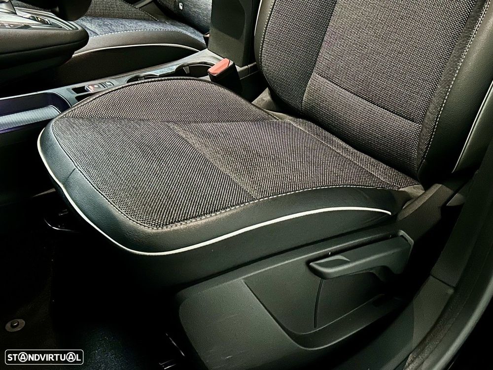 Renault Captur E-TECH 160 INTENS - 38