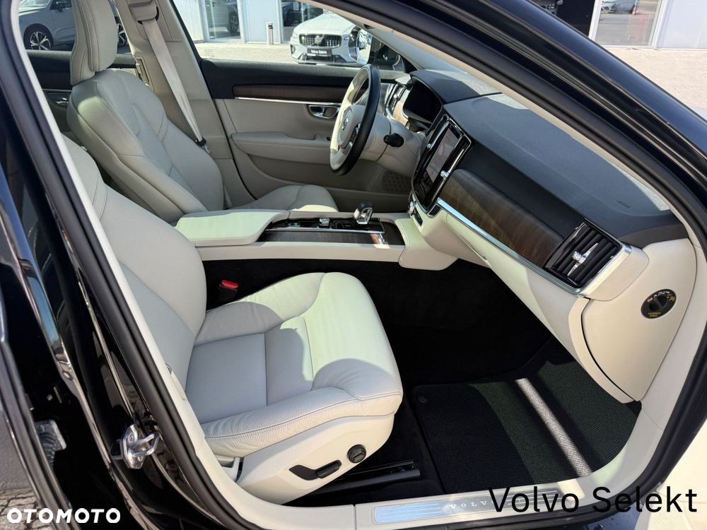 Volvo V90 Cross Country - 28