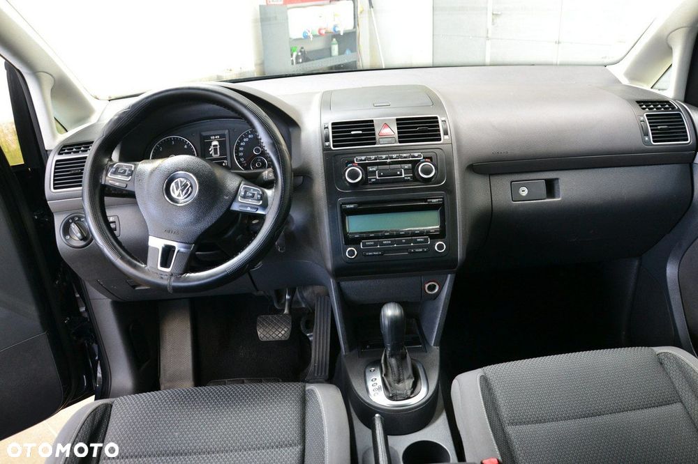 Volkswagen Touran - 20