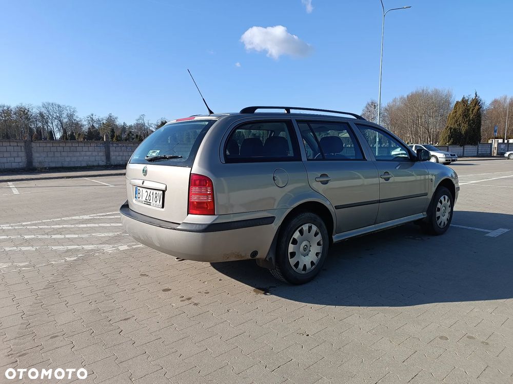Skoda Octavia 1.6 Family Plus - 4