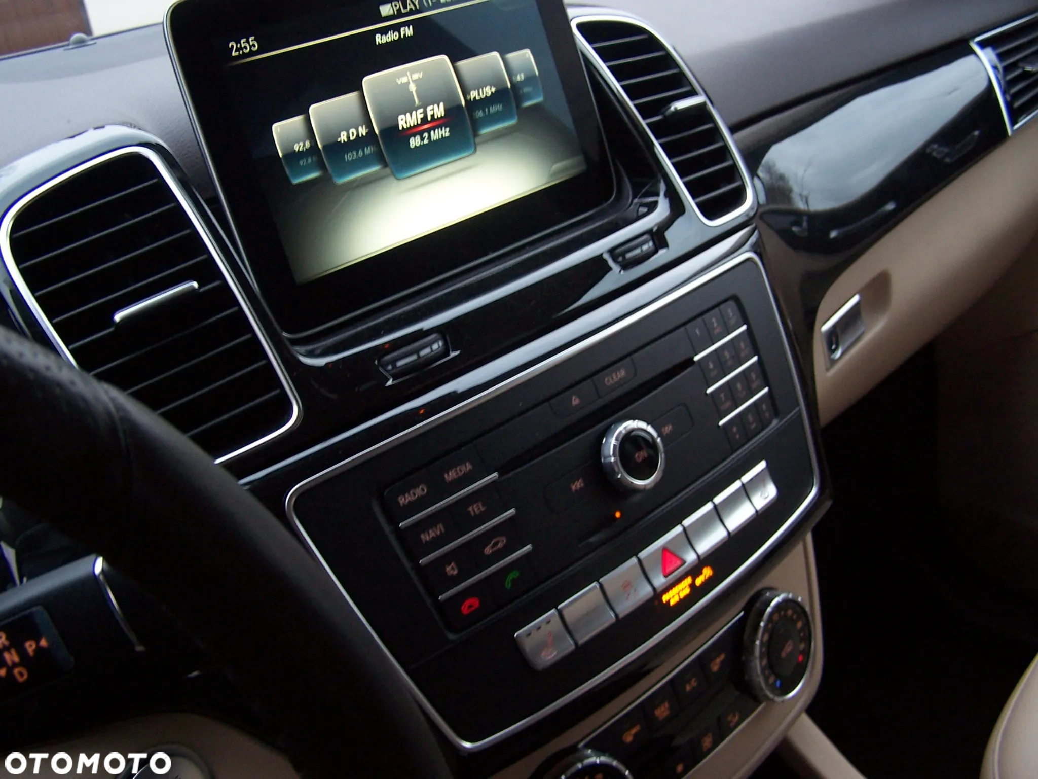 Mercedes-Benz GLE - 11