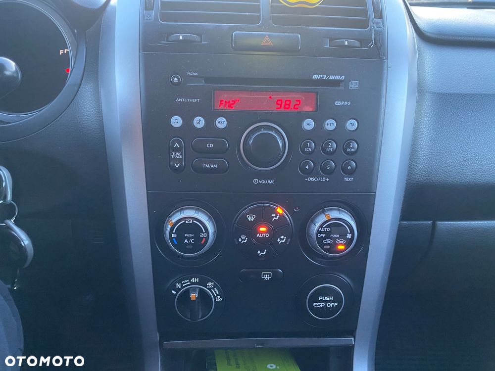 Suzuki Grand Vitara 2.0 De luxe - 35